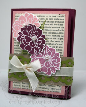 TrifoldCardHolderClosed